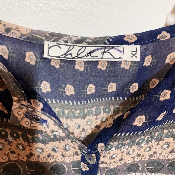 CHLOE K Button Down Top XL - Picture 3 of 3